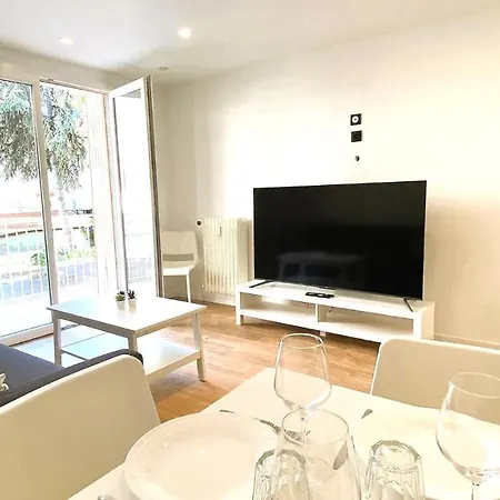 Marie Antoinette - 2 Chambres, Centre Ville, Terrasse, Moderne Apartment